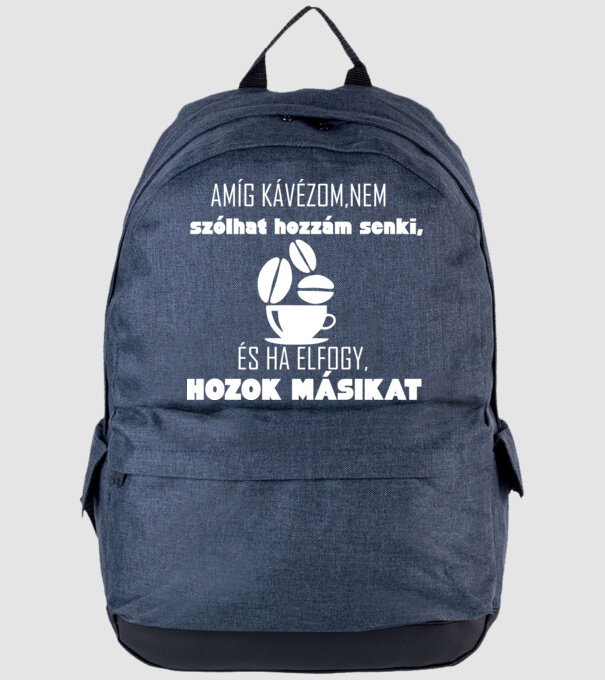  minta farmerkék pólón