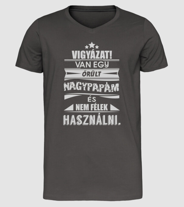  minta sötétszürke pólón